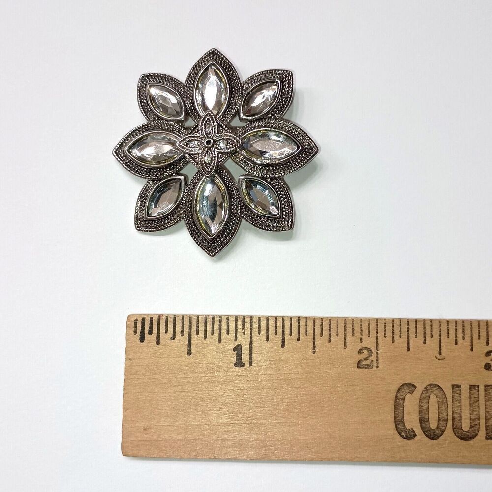 Silver Tone Petal Brooch Princess Cut Clear Gemstones Pin Art Deco Vintage - Picture 4 of 7